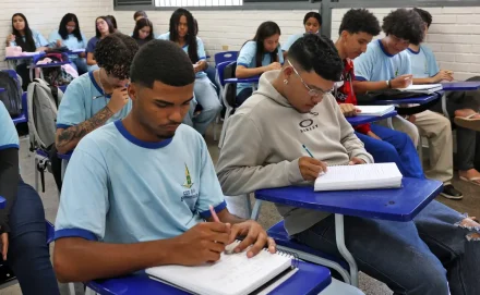 Ribercon - MEC orienta escolas na escolha de livros didáticos para o ensino médio